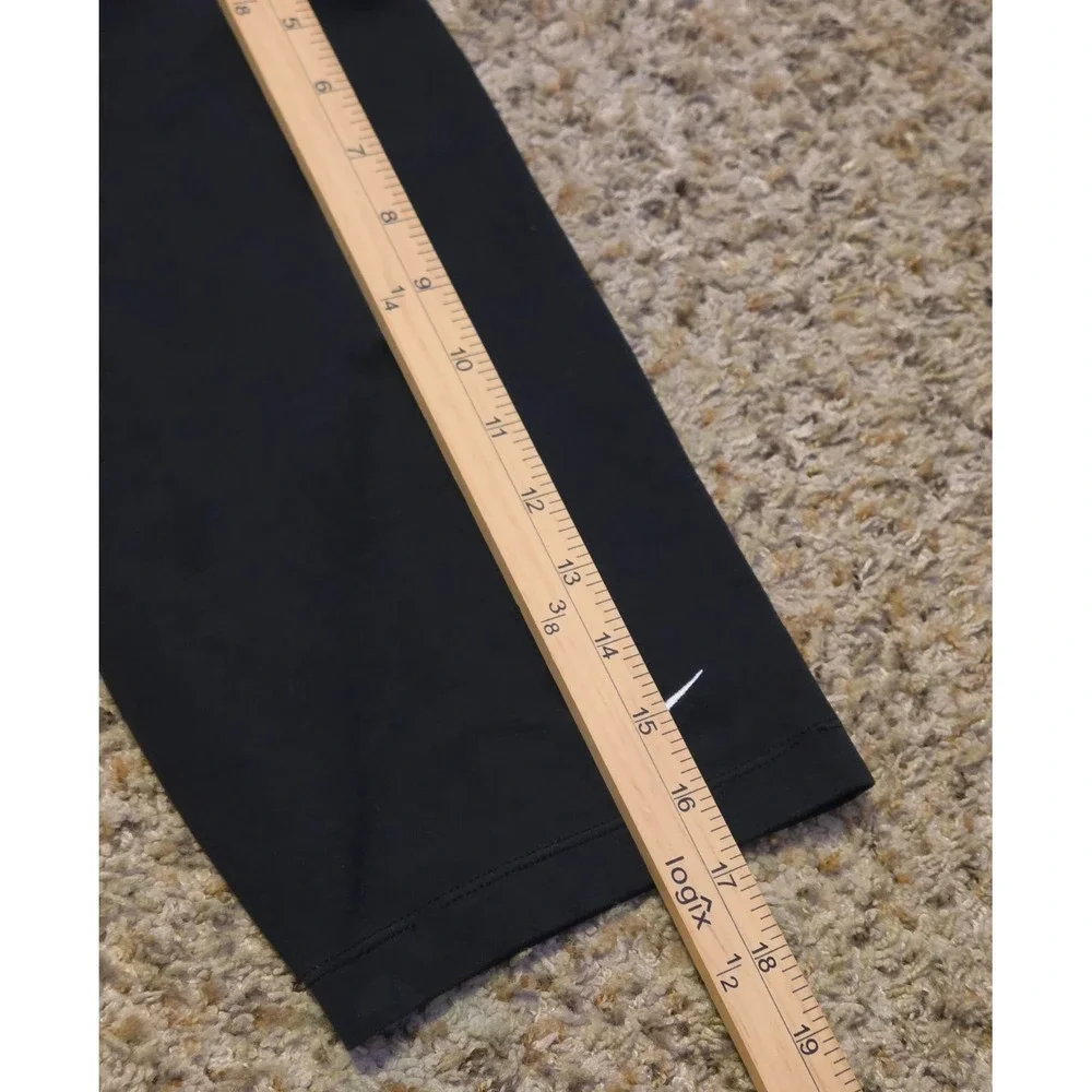 Nike Essential Bike Shorts Women's Size Medium Black Spandex Blend